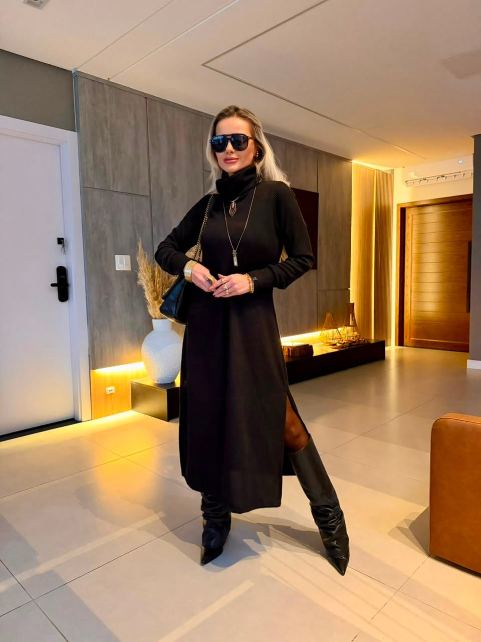 Vestido Midi Tricot Canelado Preto